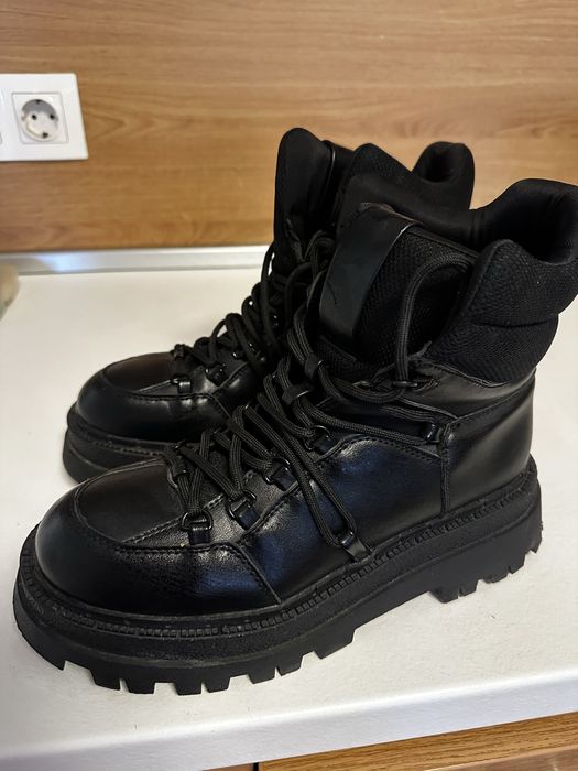 Дамски боти Reserved