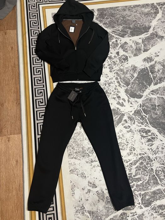 Продается новый теплый костюм