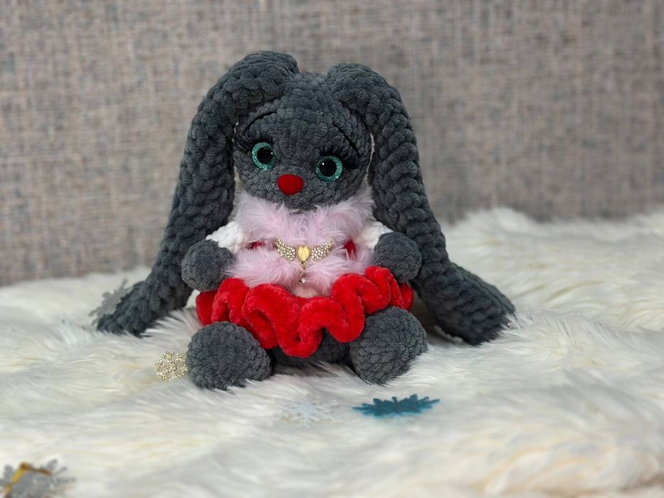 Плюшевая зайка ручной работы