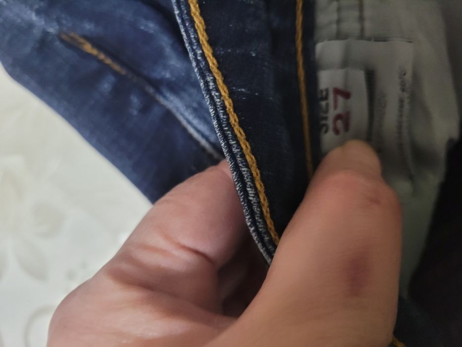 Продам женские джинсы  с начесом