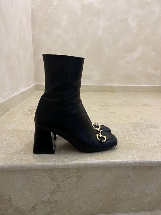 Боти на ток