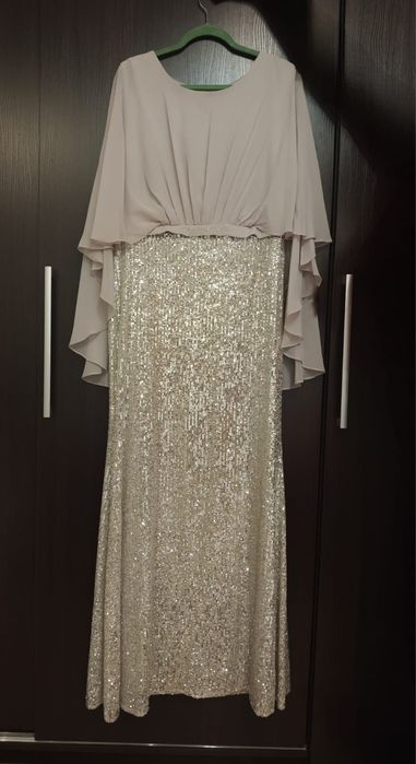 Вечерние женские платья