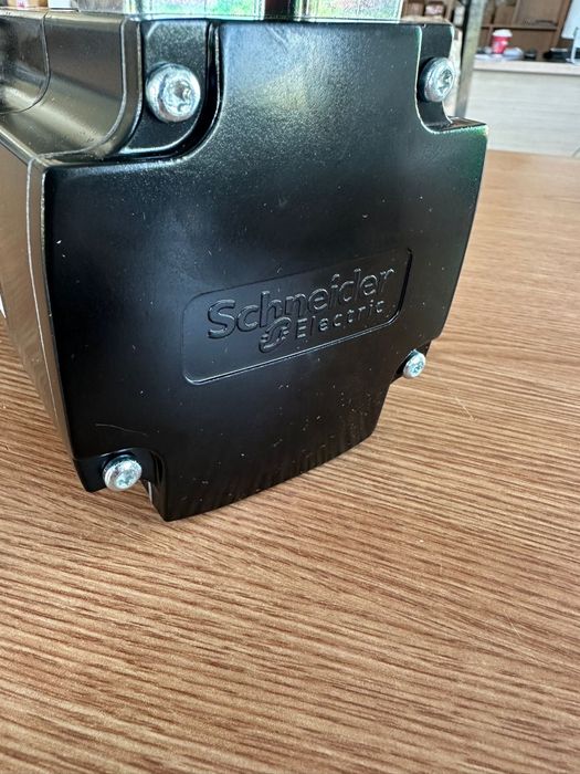 Servomotor BMH1003P17A2A Schneider Electric