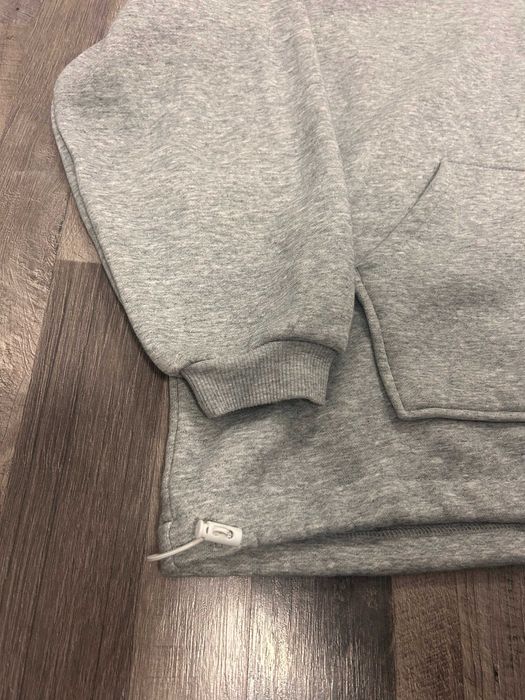 Hanorac gri cu fermoar la gât