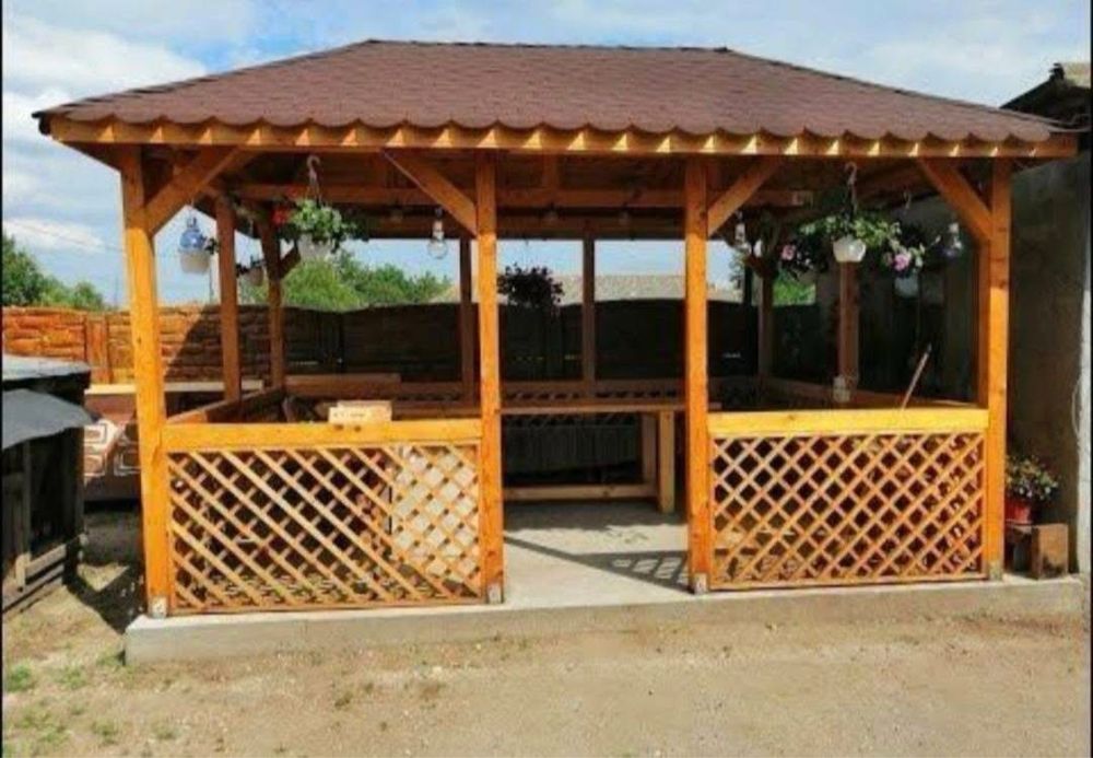 Construim căsuțe din lemn
