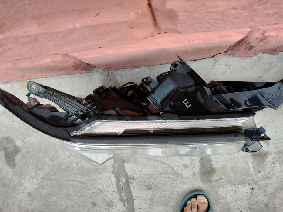 Фары Toyota Prado оригинал