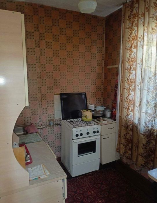 Яшнабадский р-н Панелный массив 2/1/4 50м2 балкон1.5х3 ориентир Барака