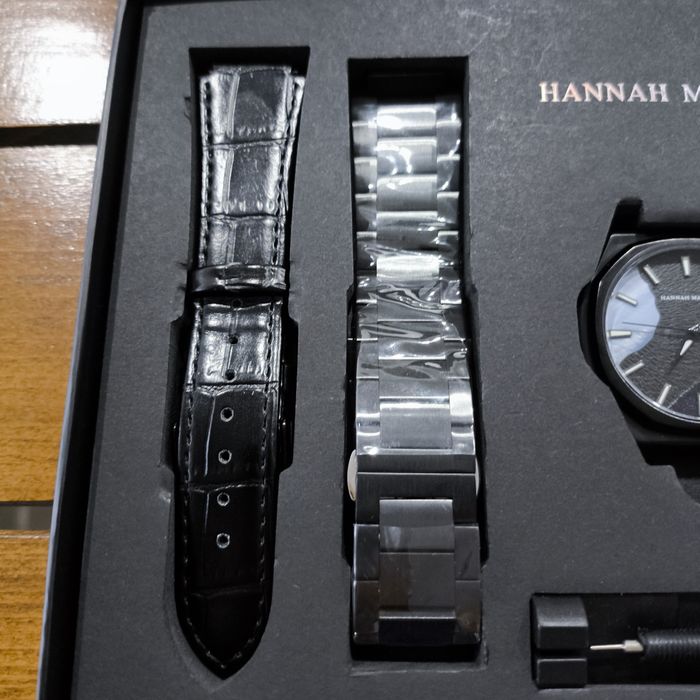 Ръчен часовник Hannah Martin. Пълен комплект