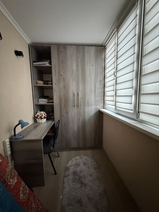 Сотилади 2хона вокзал 3 этаж 9 этажлик дом  6 метр балкон бор