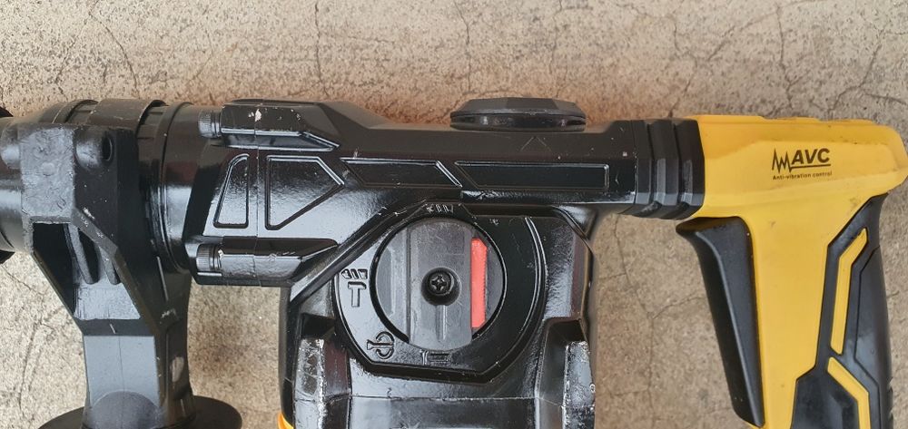 Roto percutor 1500 W.