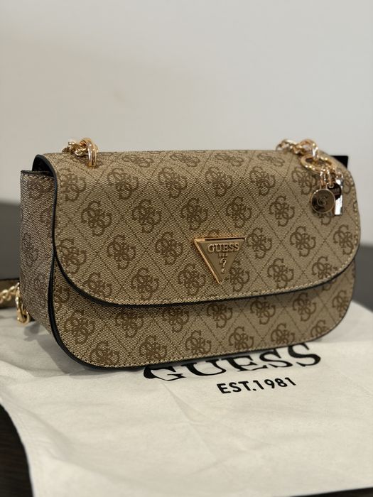 Geanta GUESS bej cu logo mari