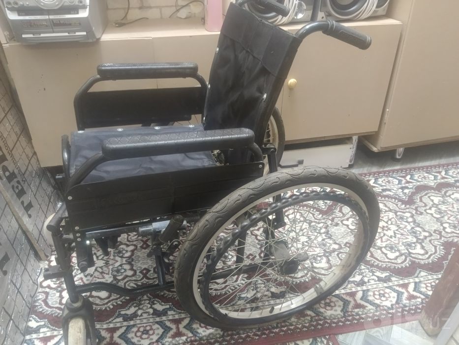 Продам инвалидную коляску
