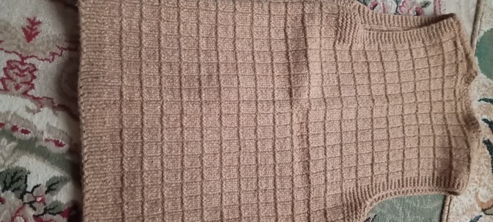 Veste din lana tricotate manual