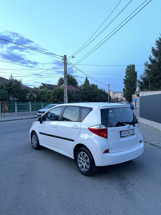 Vand Toyota Yaris Verso S 1.4 diesel,intretinuta,consum mic,km reali
