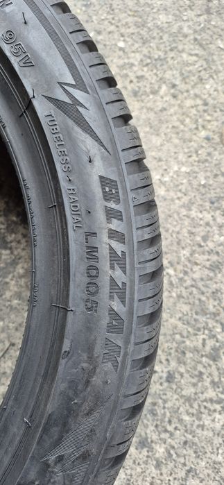 2 anvelope iarna ca noi runflat Bridgestone 225/45/18.Pret/buc