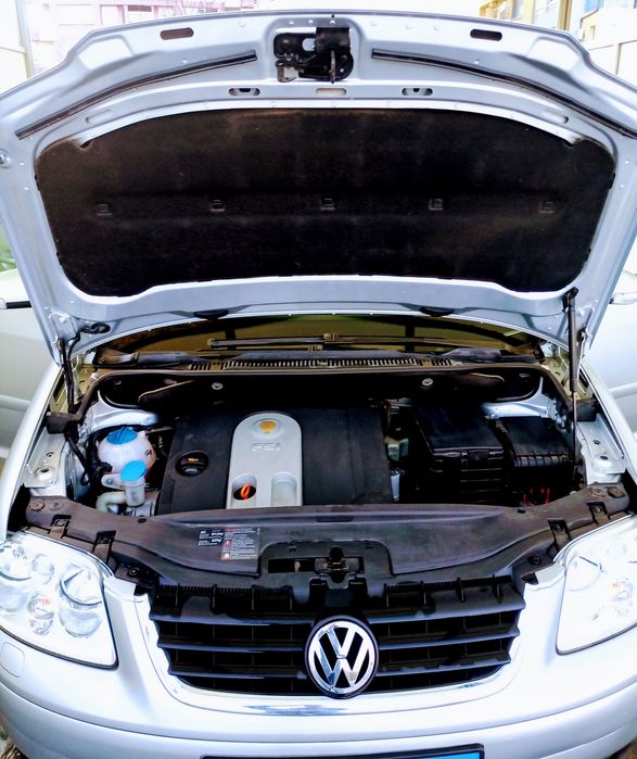 VW Touran, Automatic, Инвалиден, уникално състояние!

1,6 TSI Automat