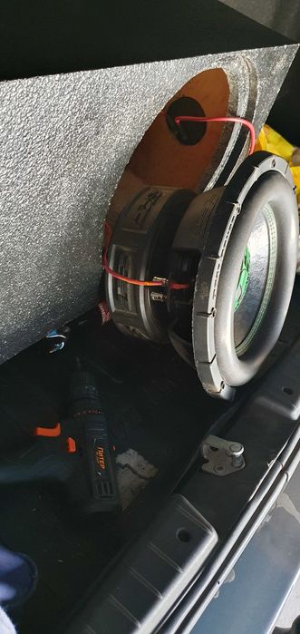 Продам комплект аудио системы.