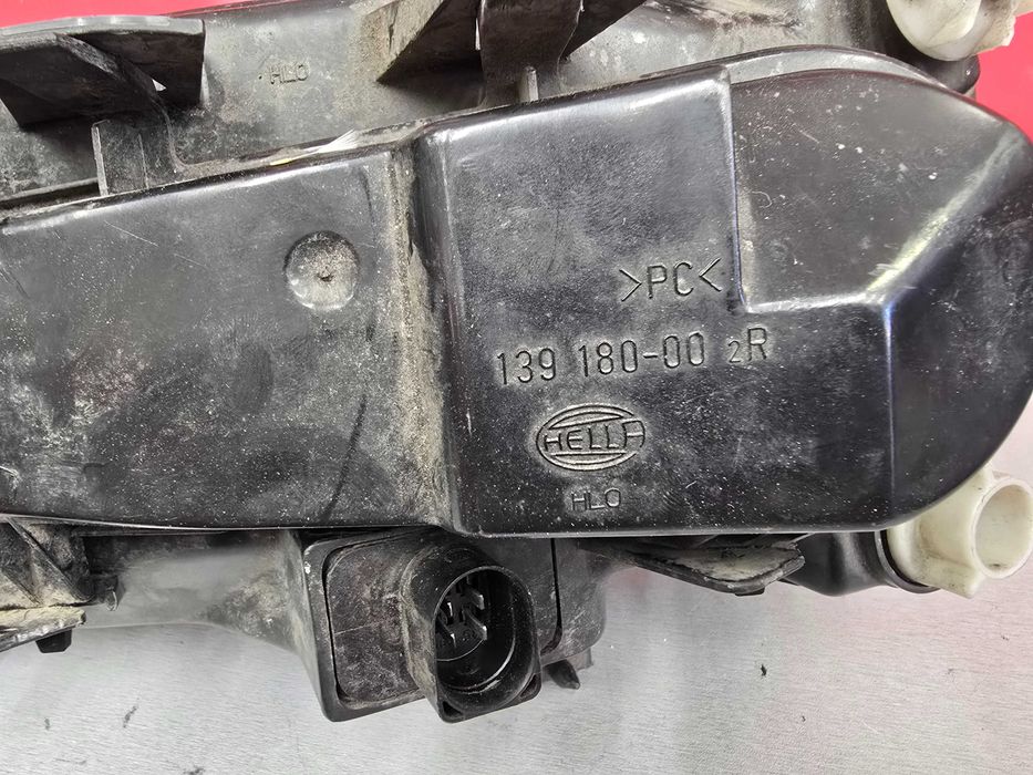 Оригинален фар HELLA Vw Golf 3