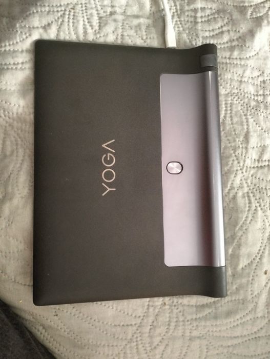 Tableta Lenovo neagra