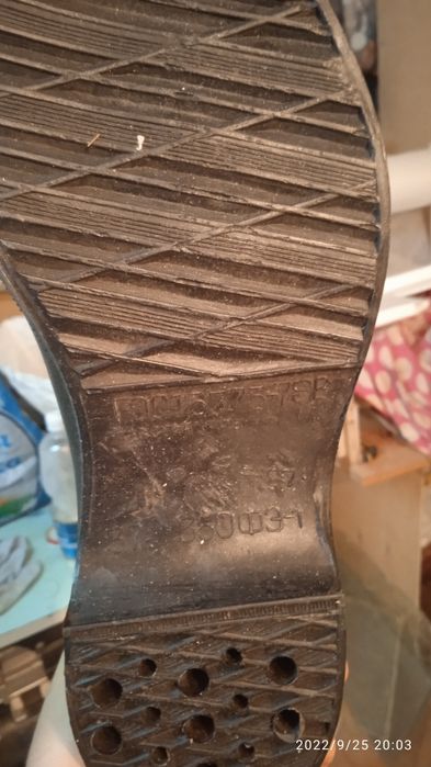 Продам резиновые сапоги