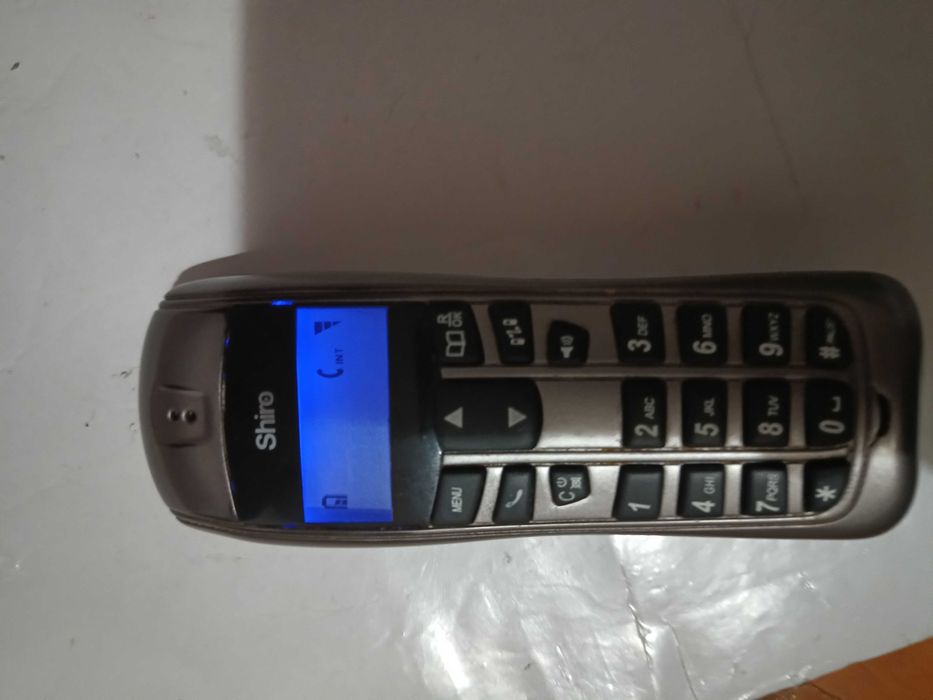Telefon fix fara fir Shiro
