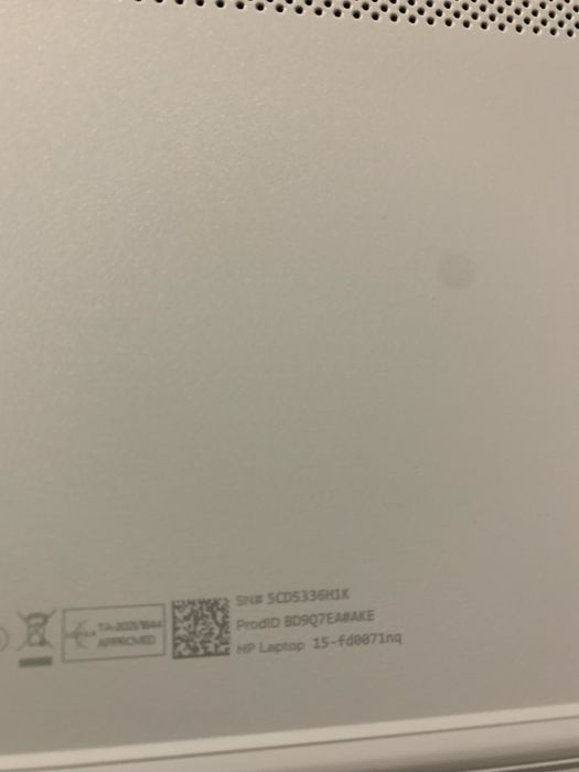 Vând HP Laptop 15-fd0071nq – stare impecabilă untilizat 5 ore