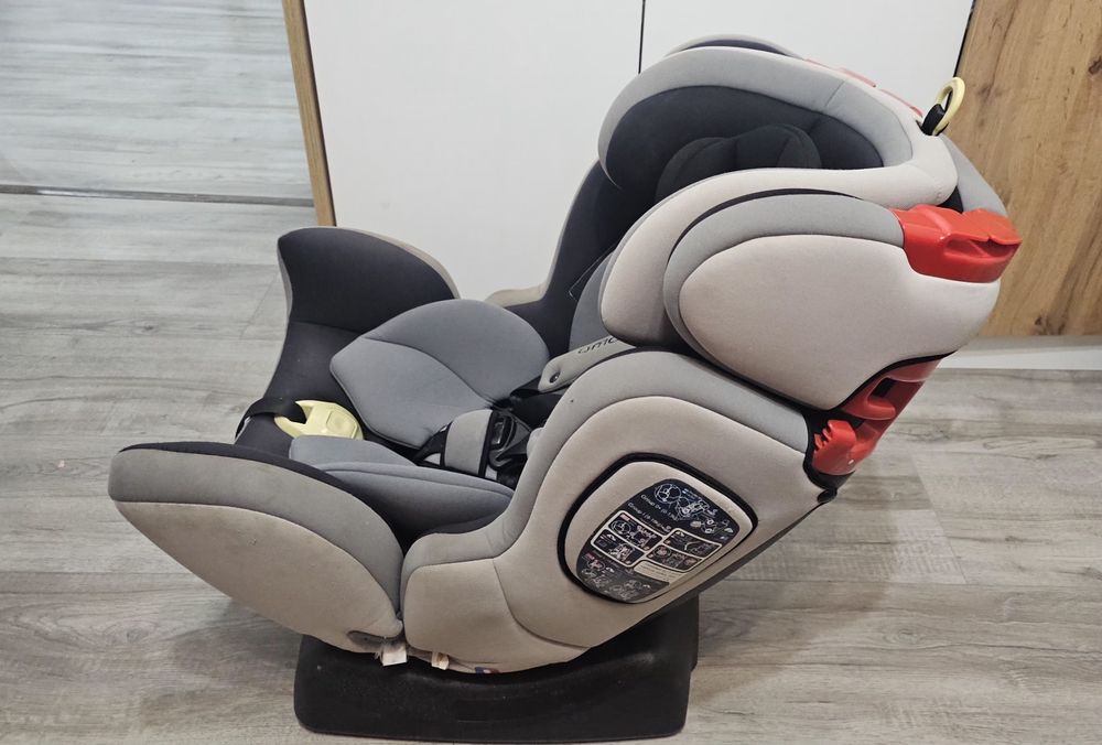 Столче за кола Chipolino 4Max от 0 до 36 кг.