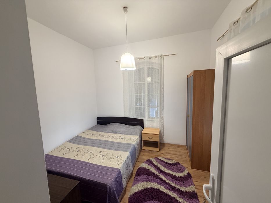 Inchiriez casa-spatiu comercial
