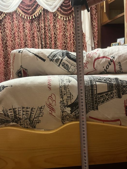 Кровать двухспальная.