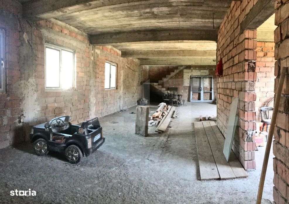 Casa (la rosu), Livada si Padure, Teren Generos si Plata Flexibila –