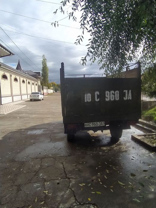 Uaz 3303  yuk bortli   yili 1990  dokumentlari joyida Gaz metan  3ta
