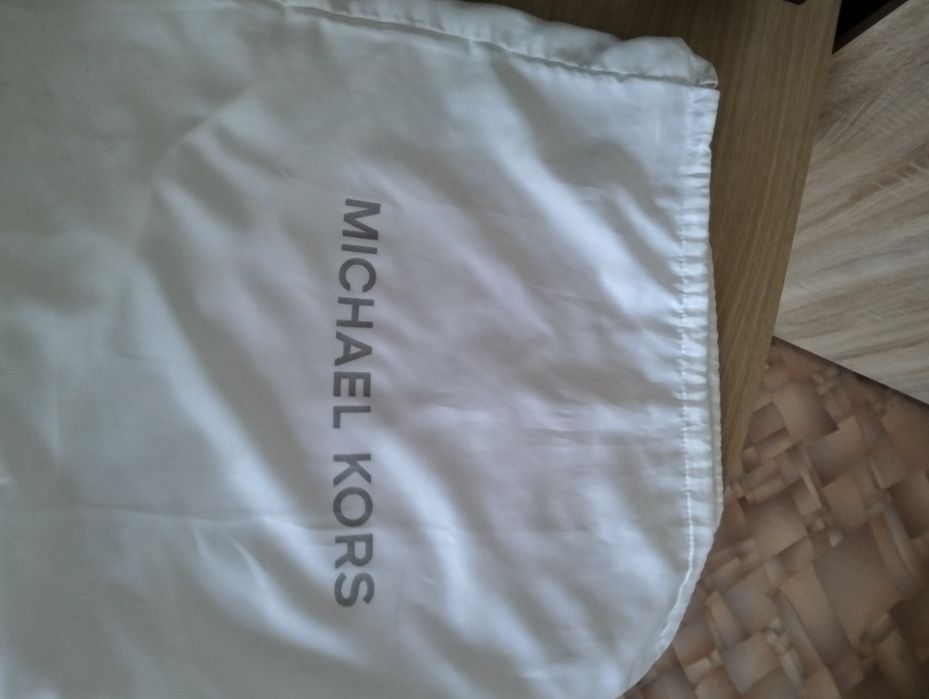 Продам сумку оригинал MICHAEL KORS