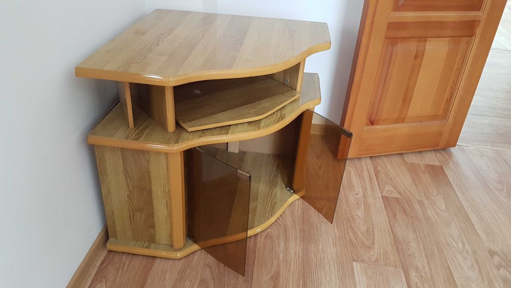 Продам тумбу для дома под телевизор