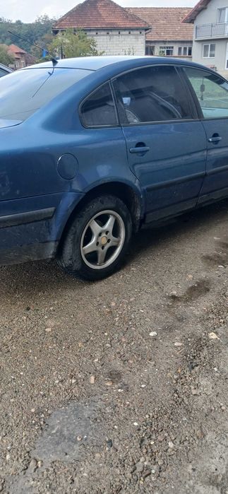 Vand pasat b5.5 cu toate actele in regulq