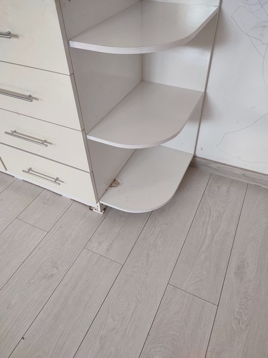 Продам шкаф 2.7 высота