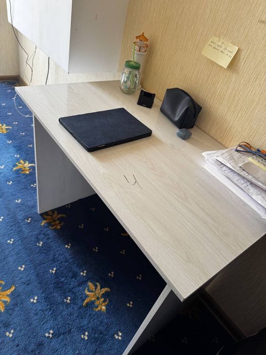 Urganchda o'quv stoli sotiladi