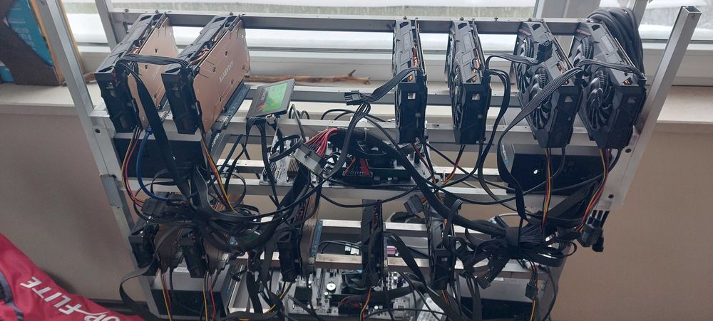 Продавам 2 бр. Mining Rigs с по 6 видео карти ATI RADEON RX480G1/8GB