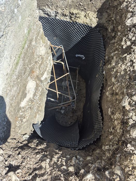 FIRMA DE CONSTRUCTI EXECUTAM  case garduri acoperise