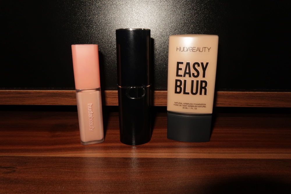 Продавам гримове на Huda и Dior