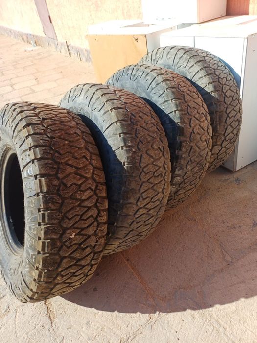 Maxxis Razr R16 комплект покрышка