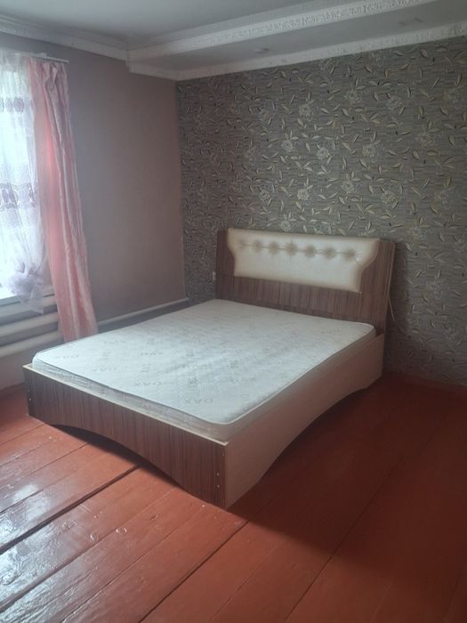 Жалға 4 бөлмелі үй беріледі