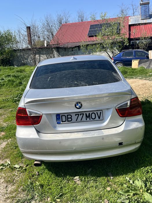 Vand bmw e 90 pentru dezmembrare