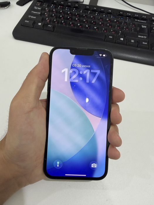 Продам Iphone 13 в отличном состоянии