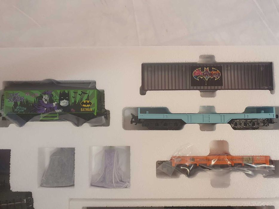 Set trenulet electric cu tematica Batman