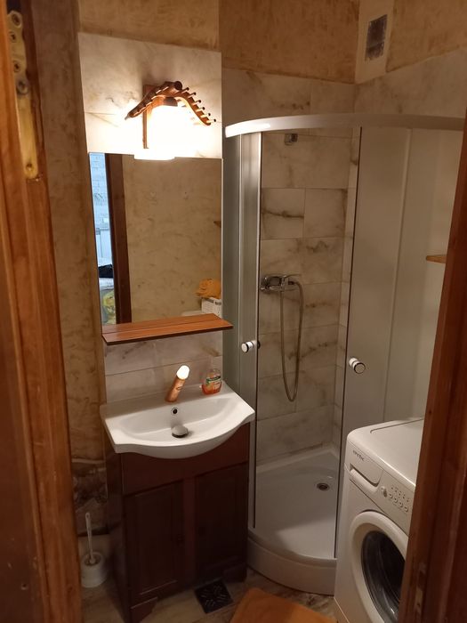 Închiriez apartament