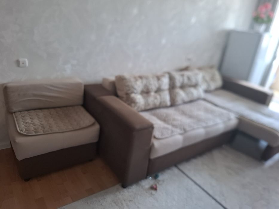 Продам диван с пуфиком