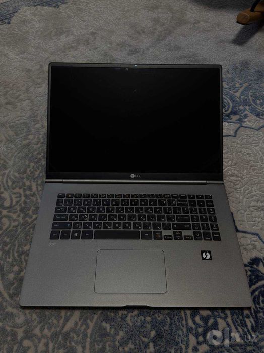 LG Gram 17 I7-8565U