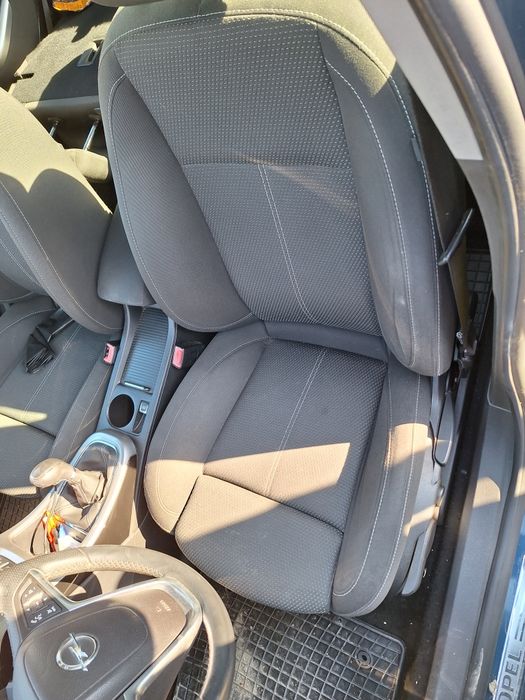 Opel Astra J 1.6 benzină turbo cu GPL