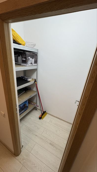 Inchiriez apartament 2 camere zona centrala str traian mobilat modern cu parcare subterana inclusa etaj3 bloc nou
