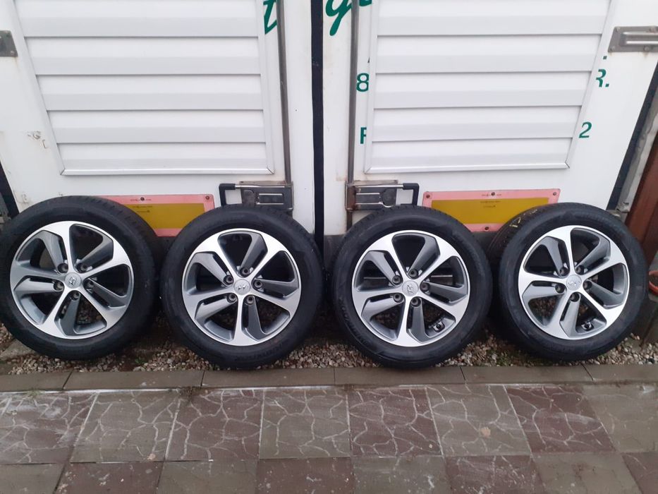 Set jante aliaj Hyundai 5x114,3 cu anvelope